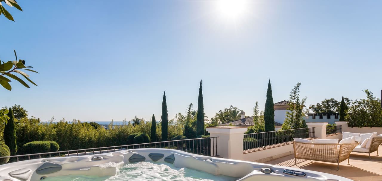Villa Oasis hot tub terrace