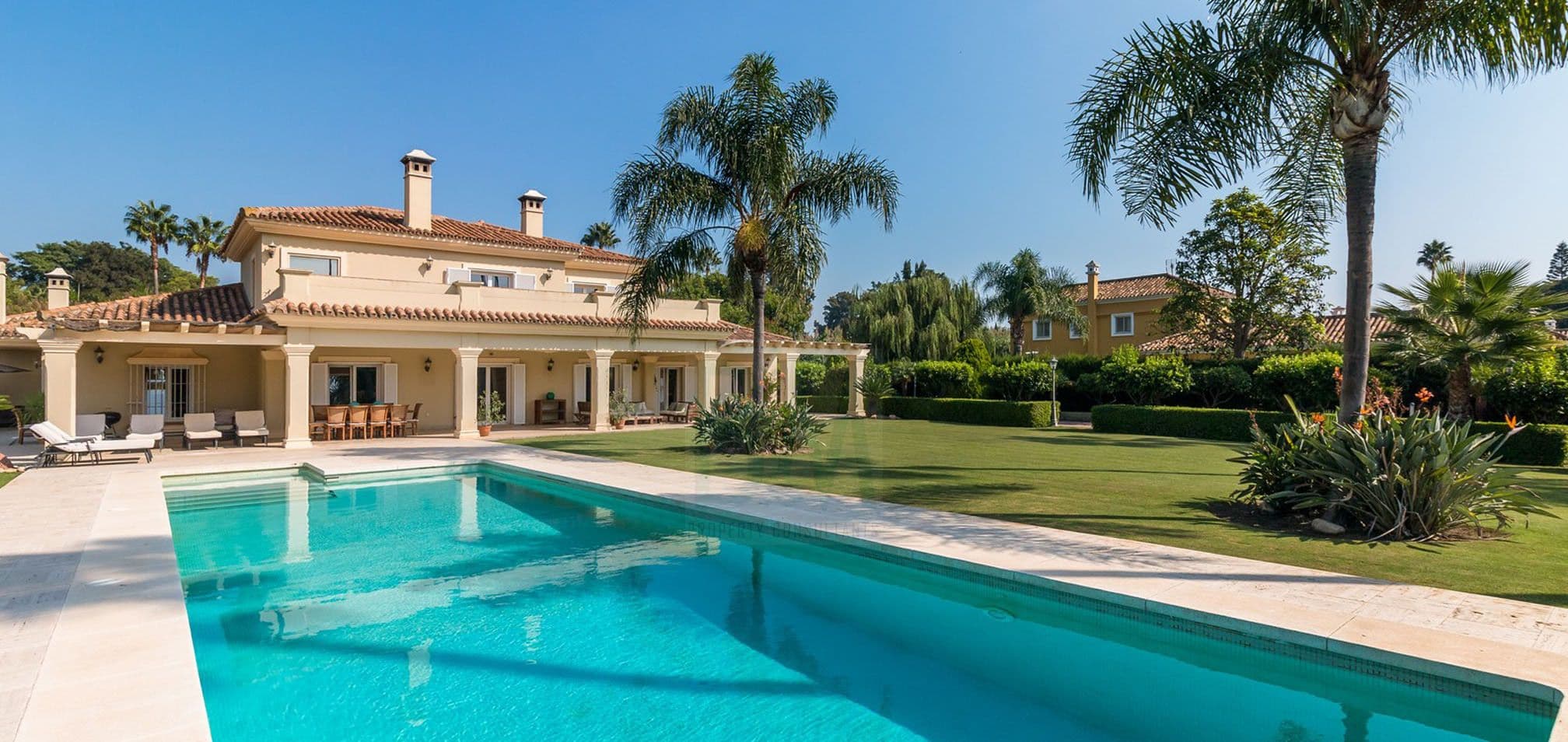 Sotogrande luxury villa garden with pool